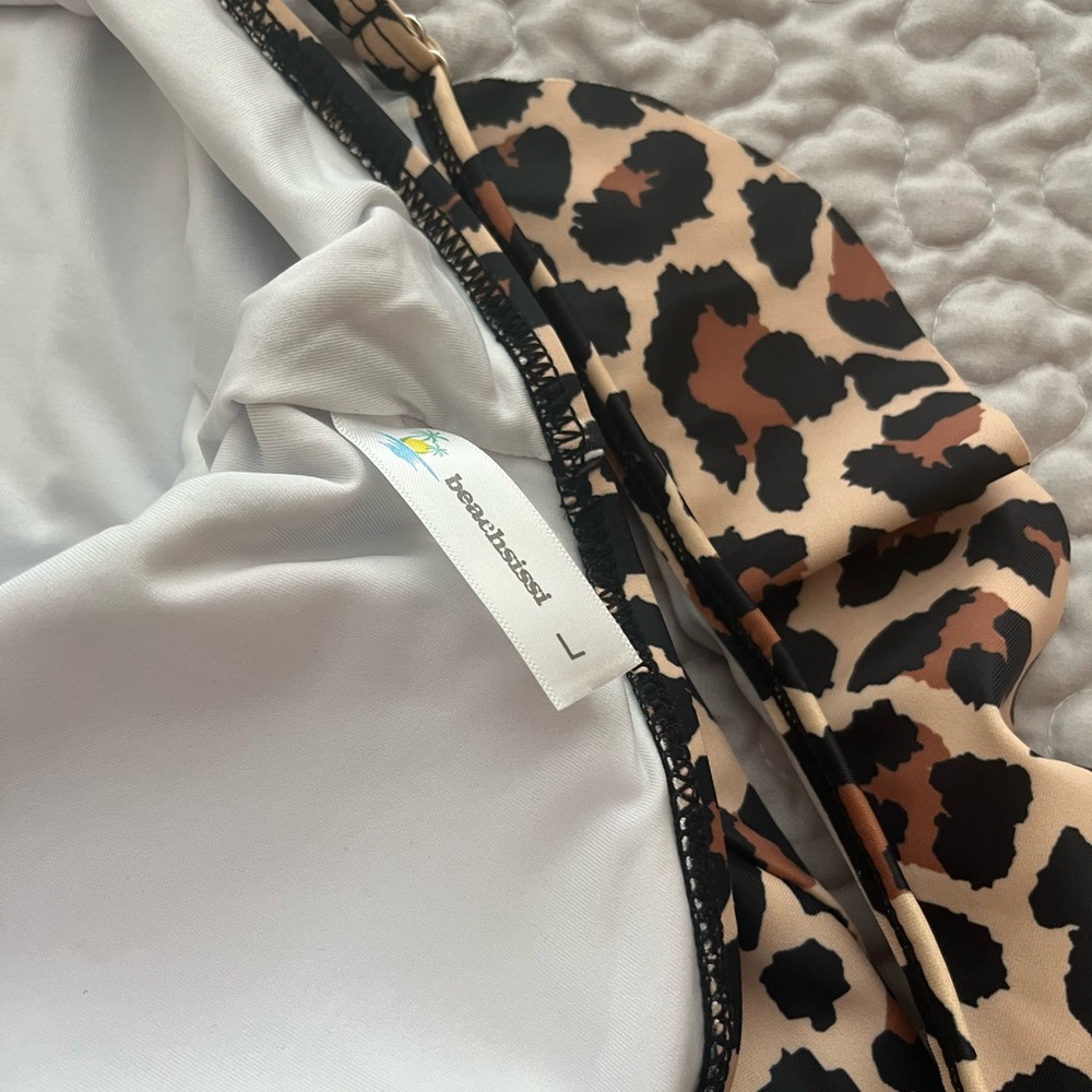 NWOT Beachside Tankini Leopard top, I am too busty for.